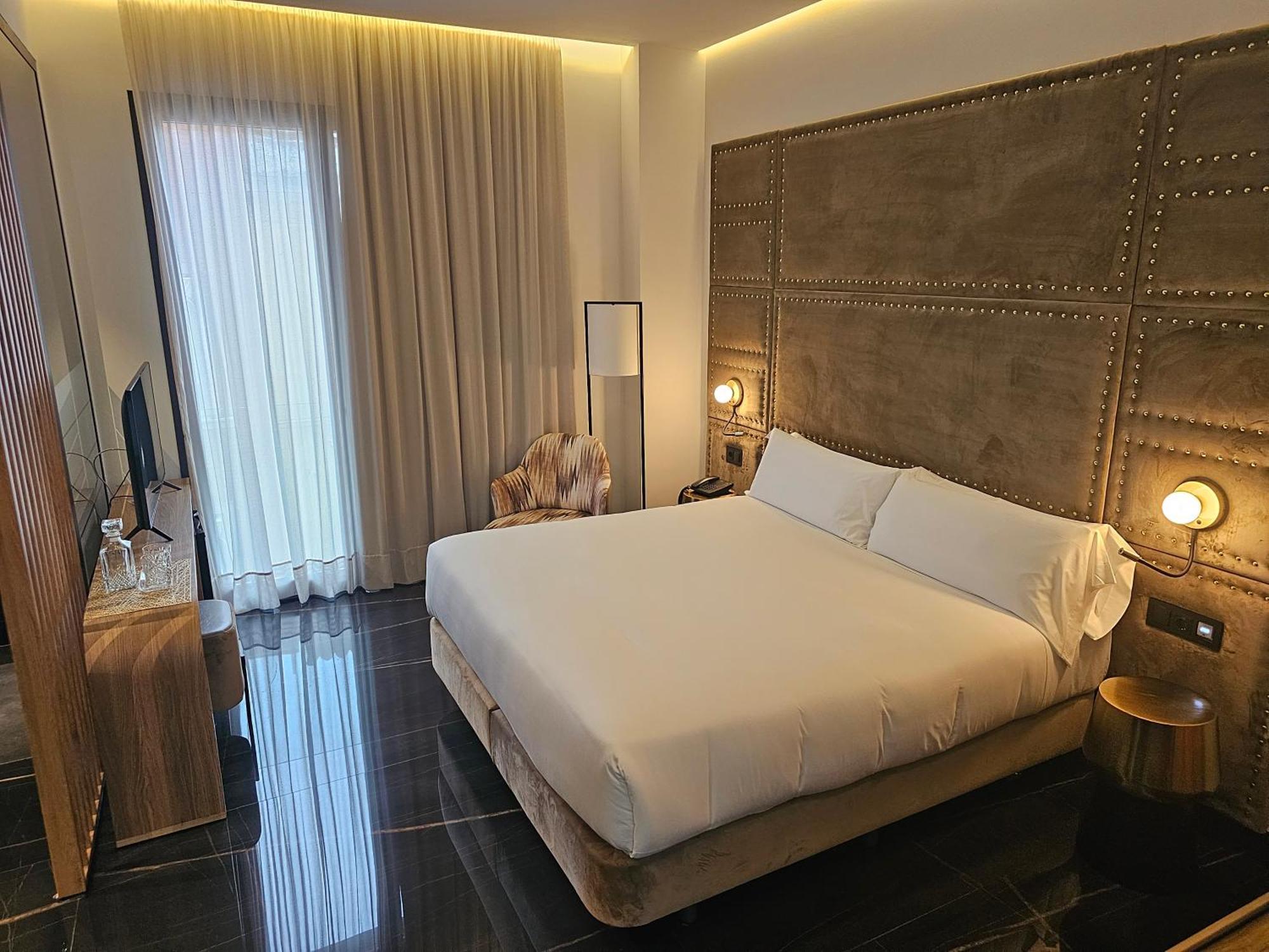 Hotel Las Tres Campanas Badajoz Extérieur photo