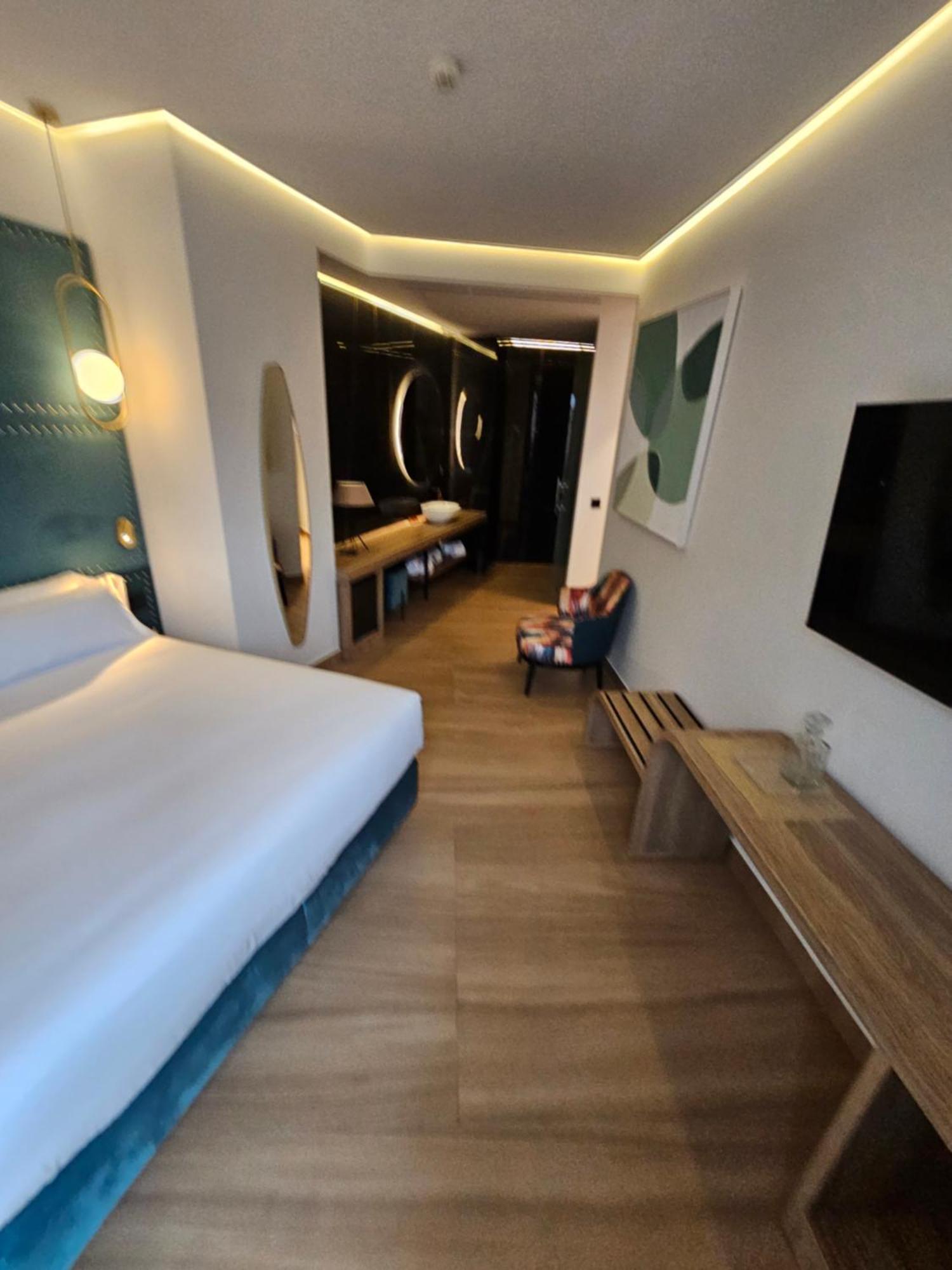 Hotel Las Tres Campanas Badajoz Extérieur photo