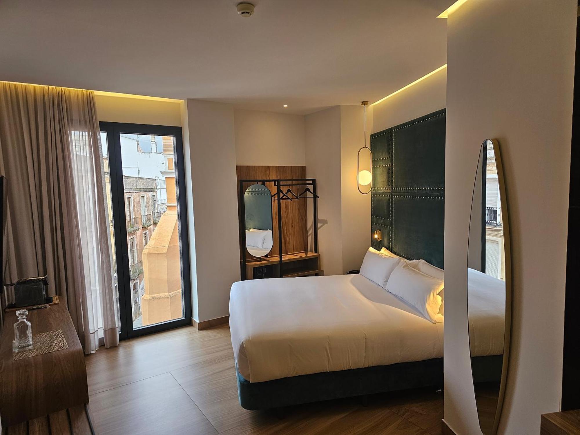 Hotel Las Tres Campanas Badajoz Extérieur photo
